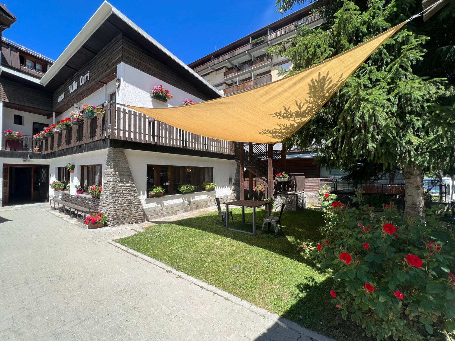 Hotel Villa Cary Oulx Buitenkant foto