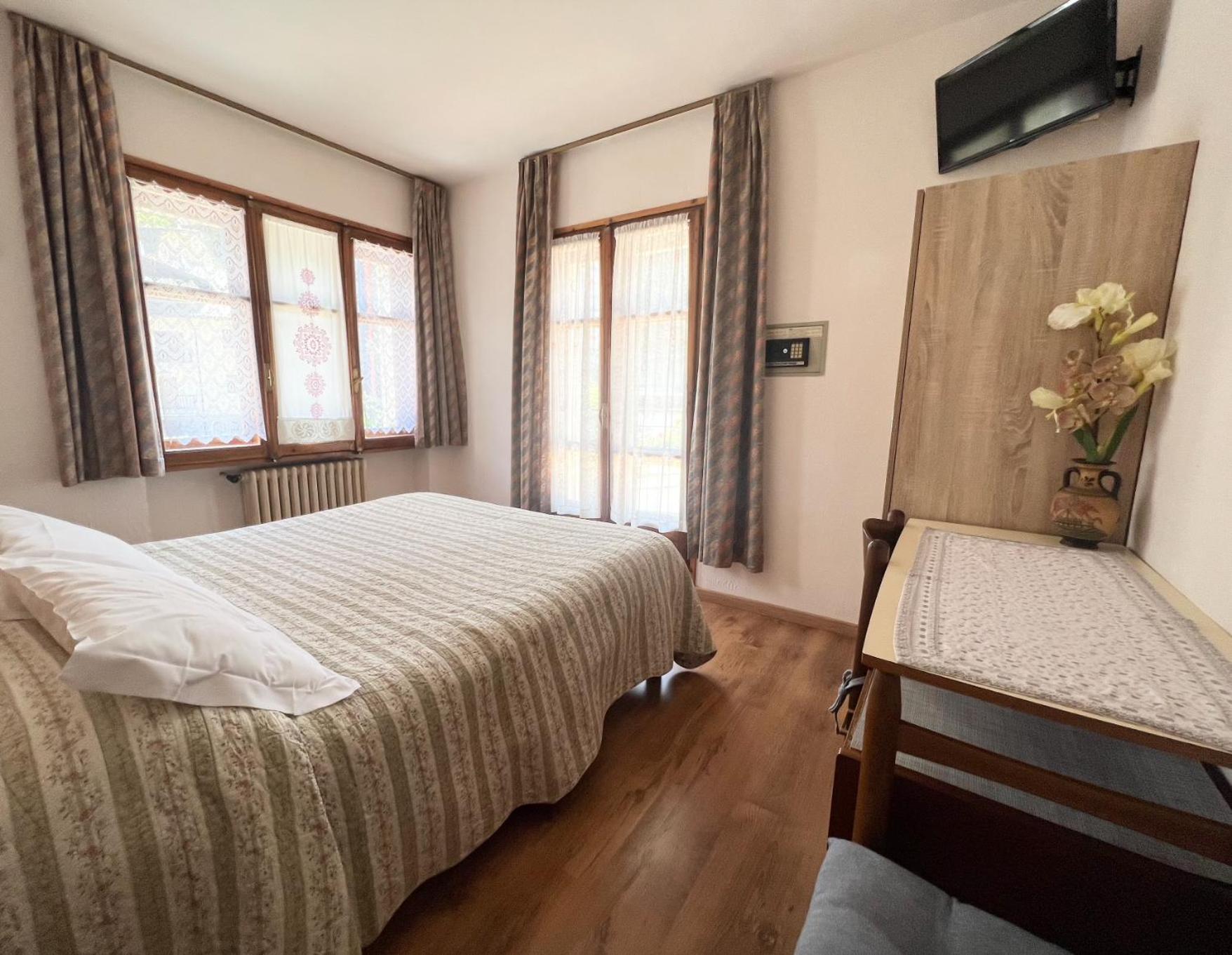 Hotel Villa Cary Oulx Buitenkant foto