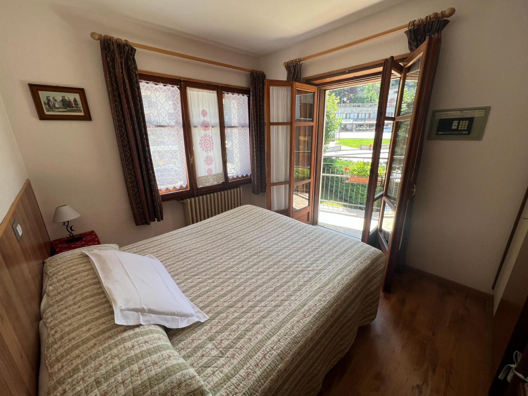 Hotel Villa Cary Oulx Buitenkant foto