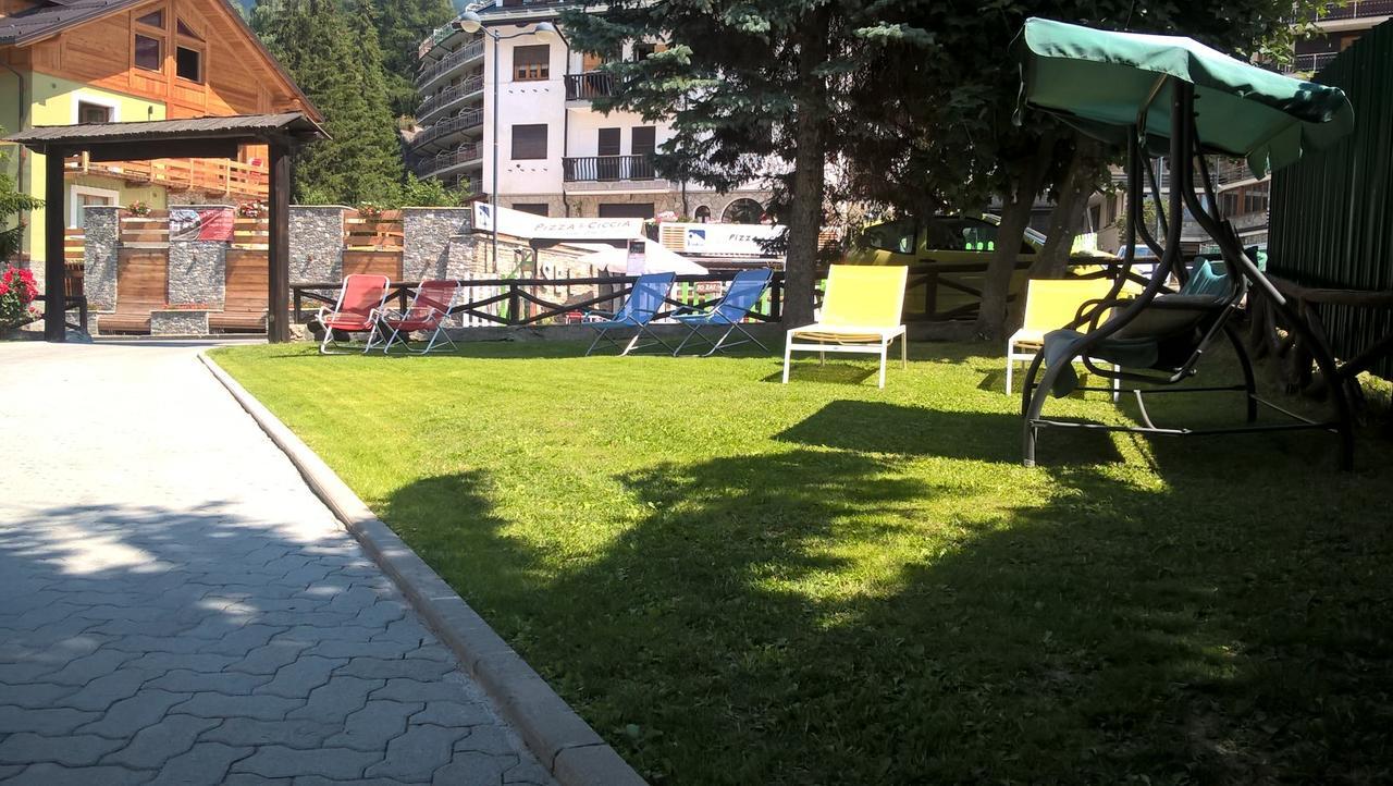 Hotel Villa Cary Oulx Buitenkant foto